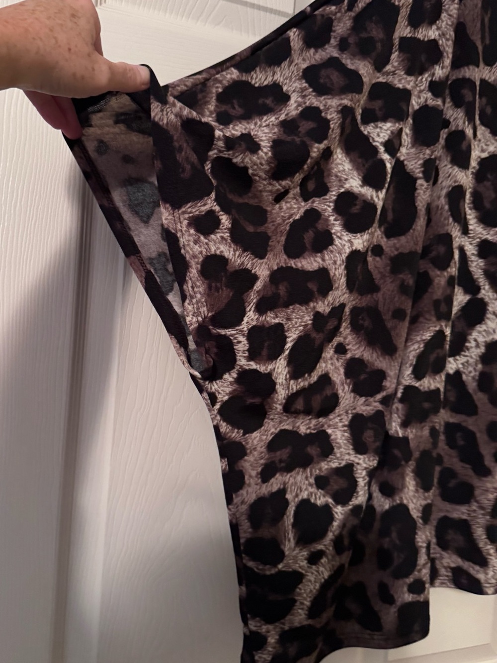 Leopard Print Flowing Poncho Top    Size 2X - Picture 2 of 6
